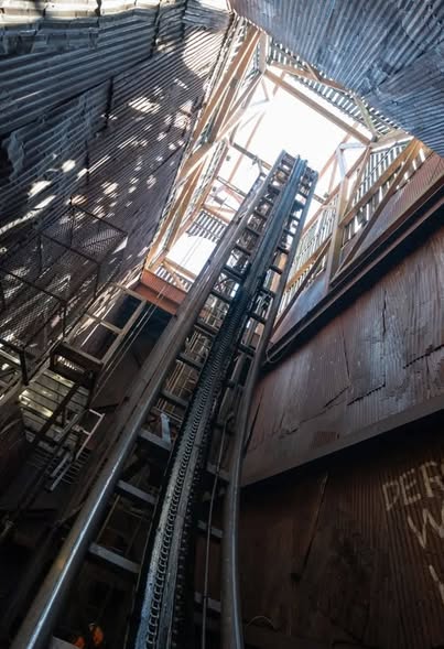 Dollywood: Mystery Mine