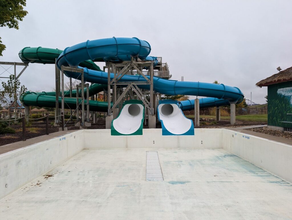 Lost Island Waterpark: Emerald Adventure & Jade Rapids
