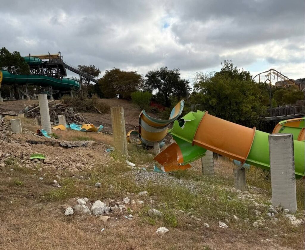 Hurricane Harbor San Antonio: Big Bender & Whirlpool
