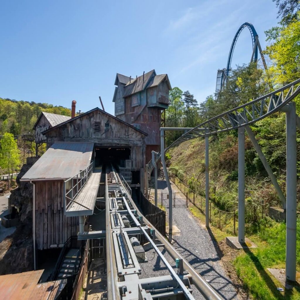 Dollywood: Mystery Mine