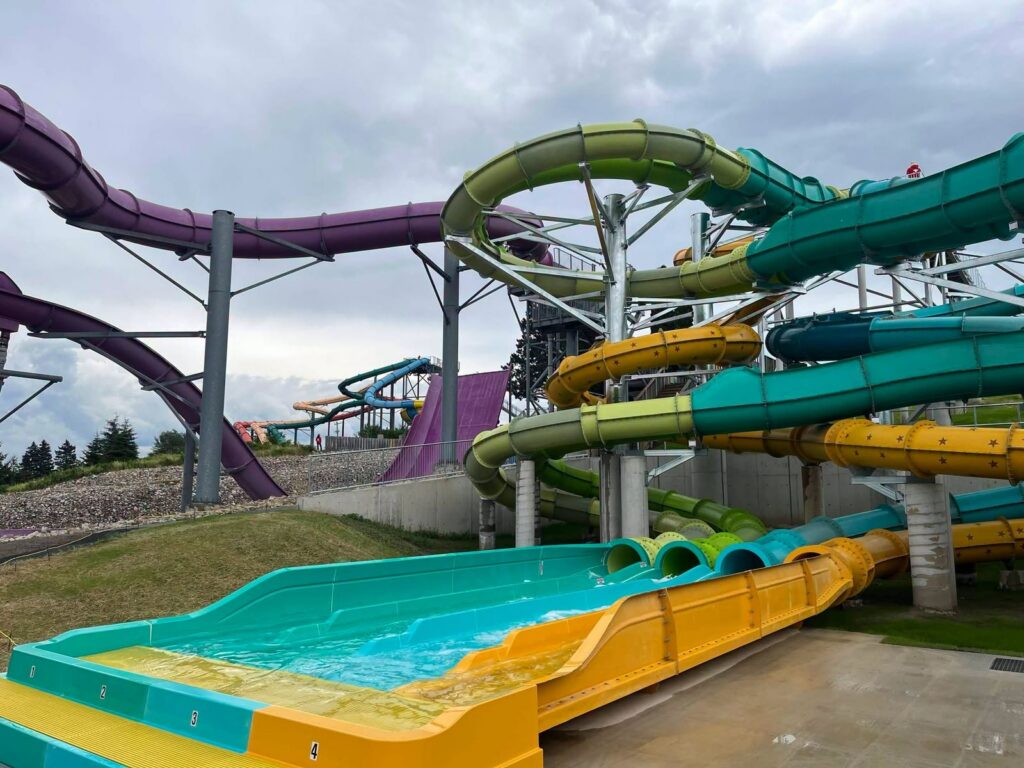 Bingemans Big Splash: Typhoon Twister