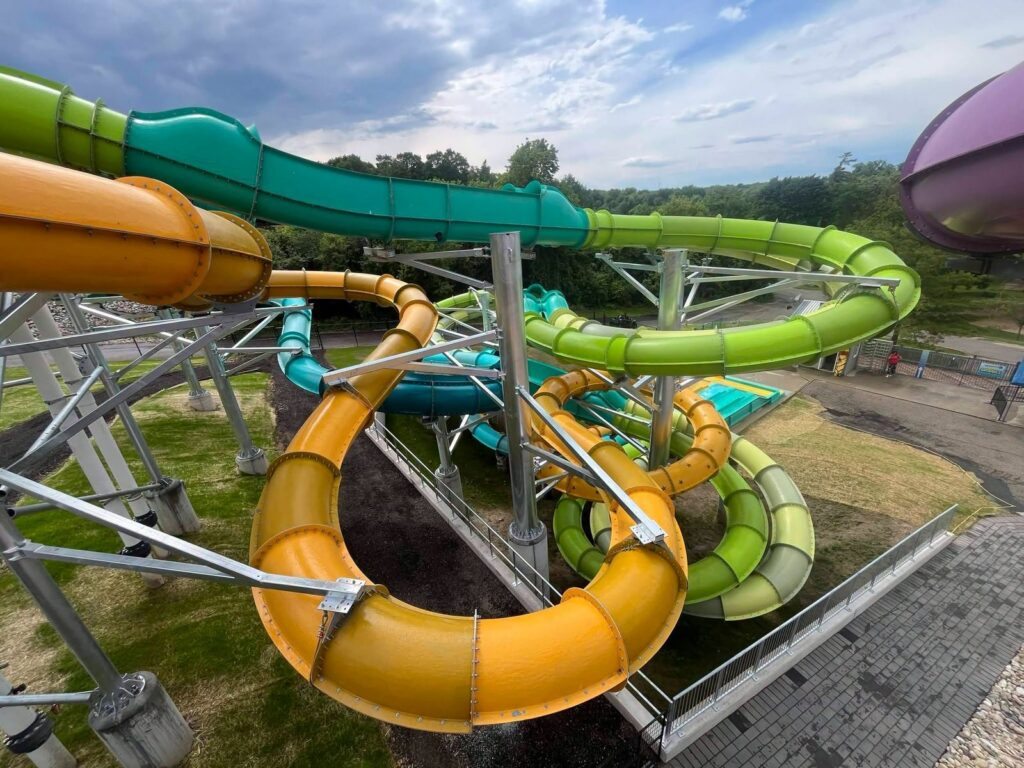 Bingemans Big Splash: Typhoon Twister