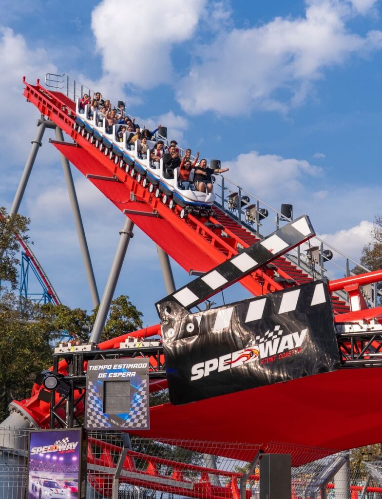 Six Flags Mexico: Speedway Stunt Coaster