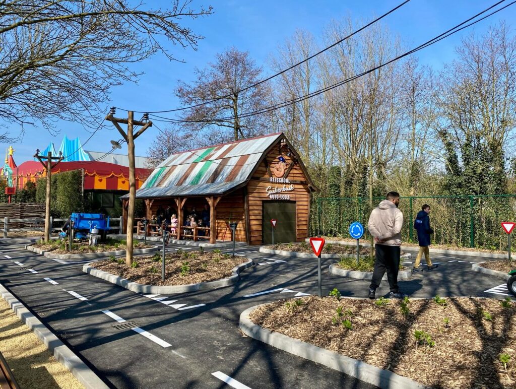 Plopsaland Belgium: Rijschool Suikerbuik