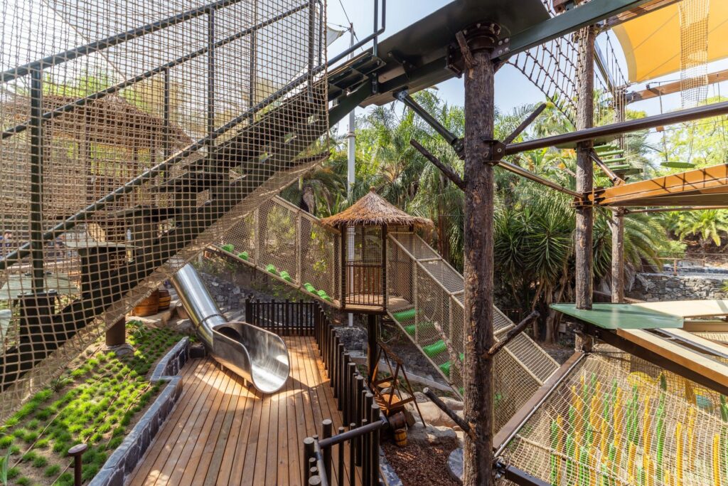 PortAventura: Makamanu Jungle - The Adventure Trek