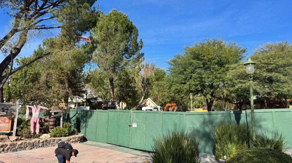 Six Flags Magic Mountain: Looney Tunes™️ Land