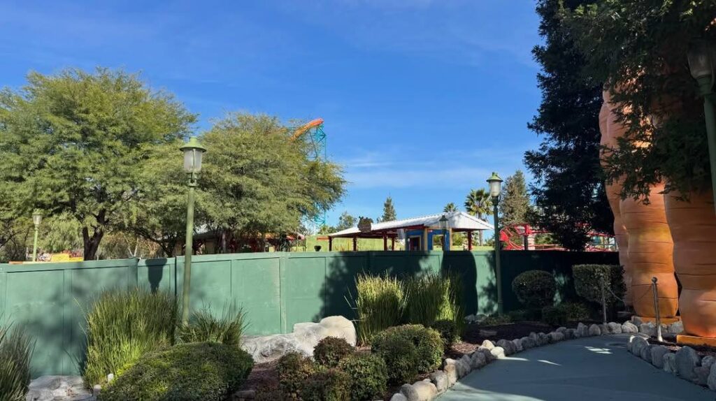 Six Flags Magic Mountain: Looney Tunes™️ Land