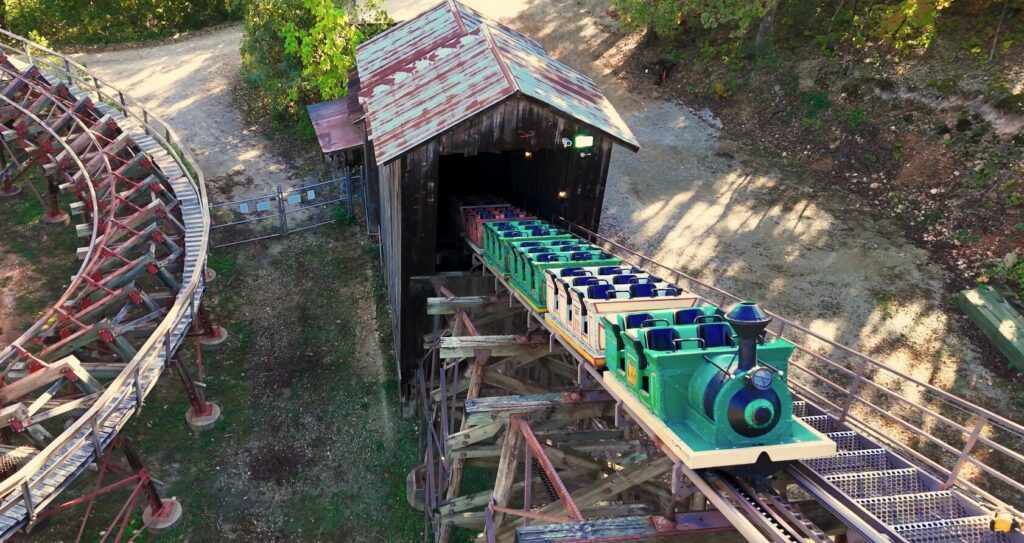 Silver Dollar City: Thunderation