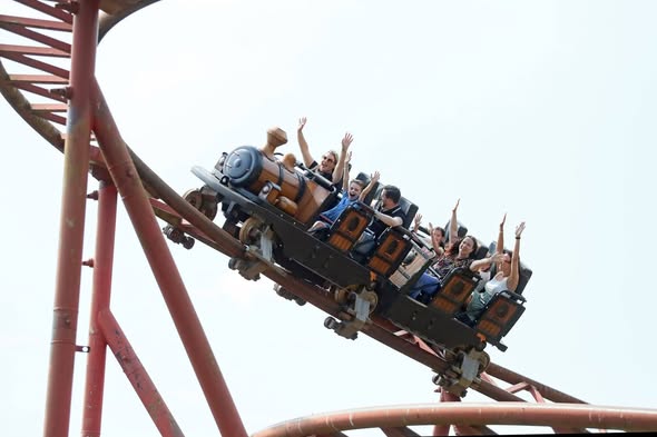 Pleasurewood Hills: Cannonball Express