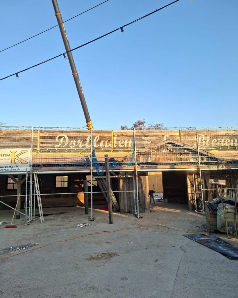 Karls Erlebnis-Dorf Rövershagen: Eislaufbahn-Halle
