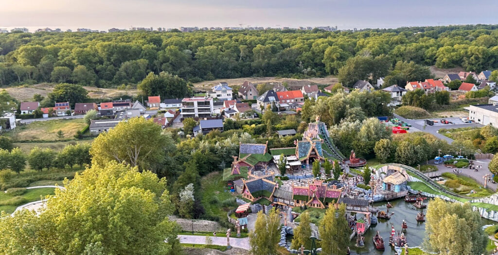 Plopsaland Belgium: Minigolfbahn & Bowlingbahn
