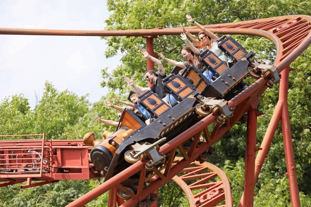Pleasurewood Hills: Cannonball Express