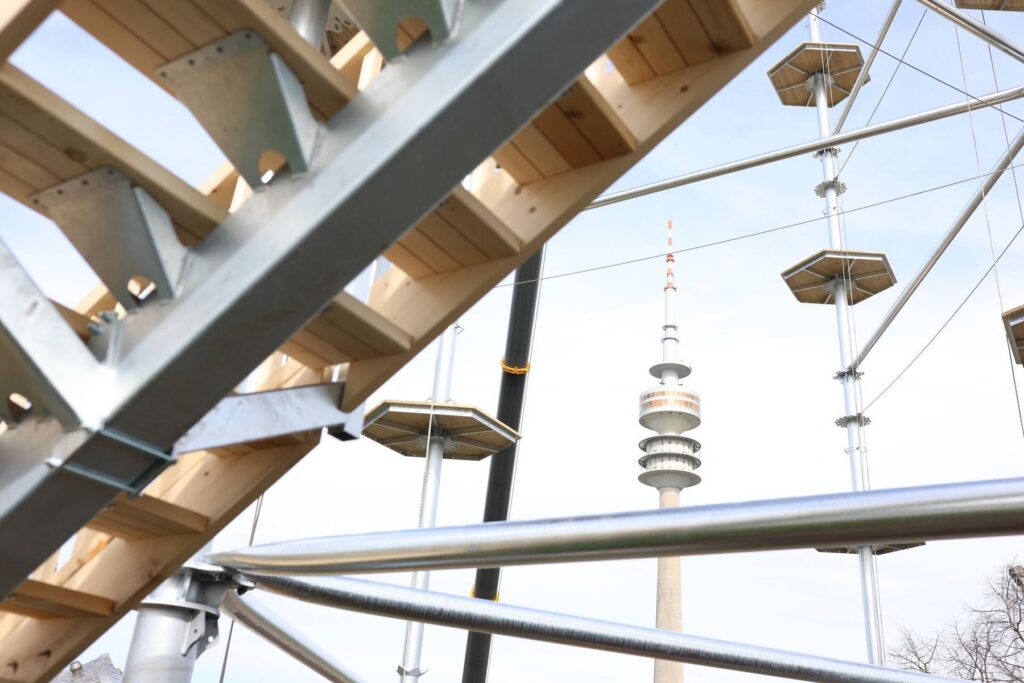 Olympiapark München: SAYAQ Adventure Tower