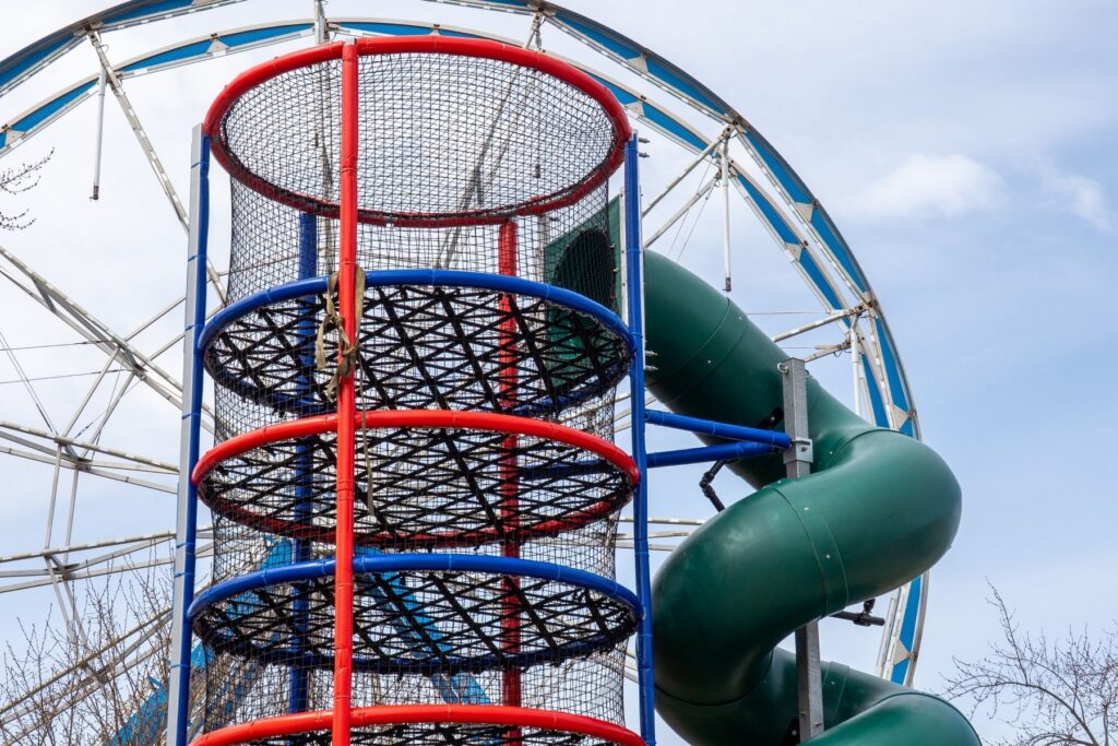 Arnolds Park: Spider Mountain & Bungy Trampoline