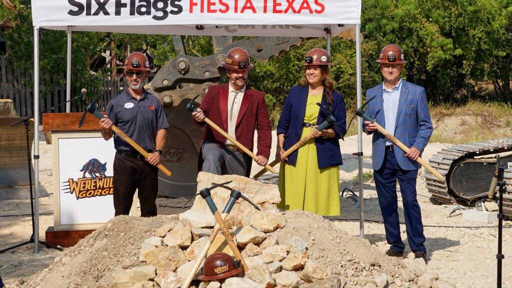 Six Flags Fiesta Texas: Werewolf Gorge