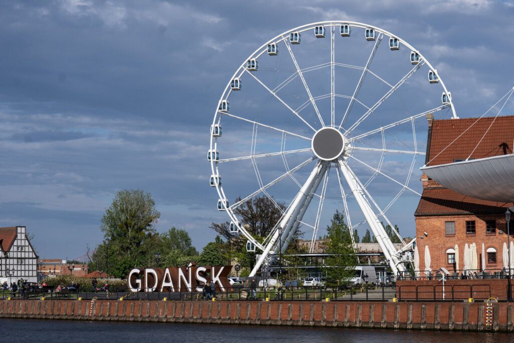Amber Sky: Riesenrad in Danzig