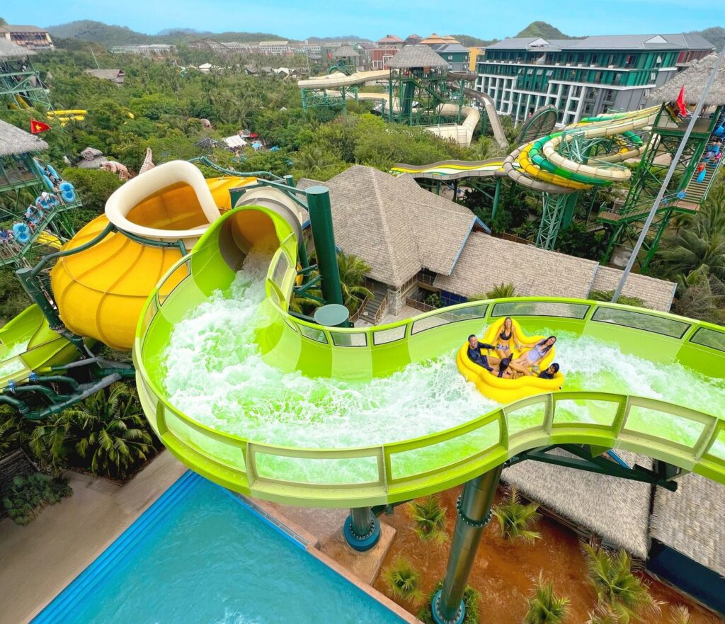 Aquatopia Water Park: PowerRAPIDS
