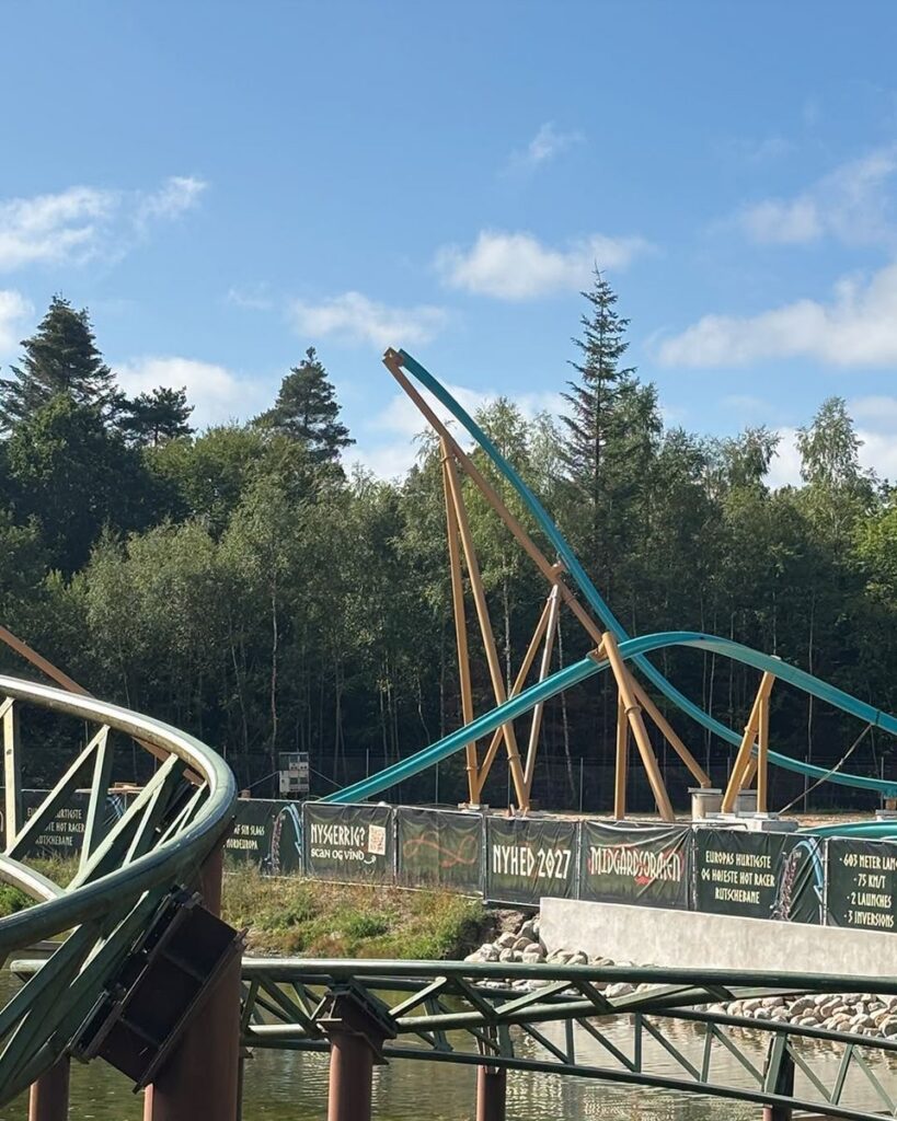 Djurs Sommerland: Midgårdsormens