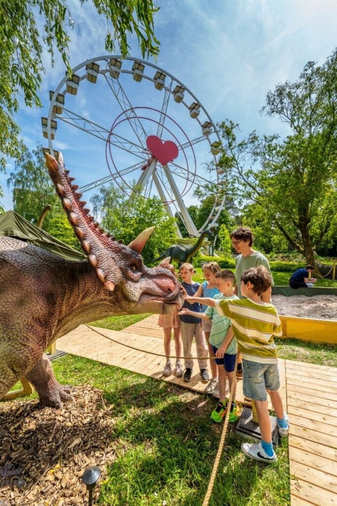 Bobbejaanland: Land of Dino's
