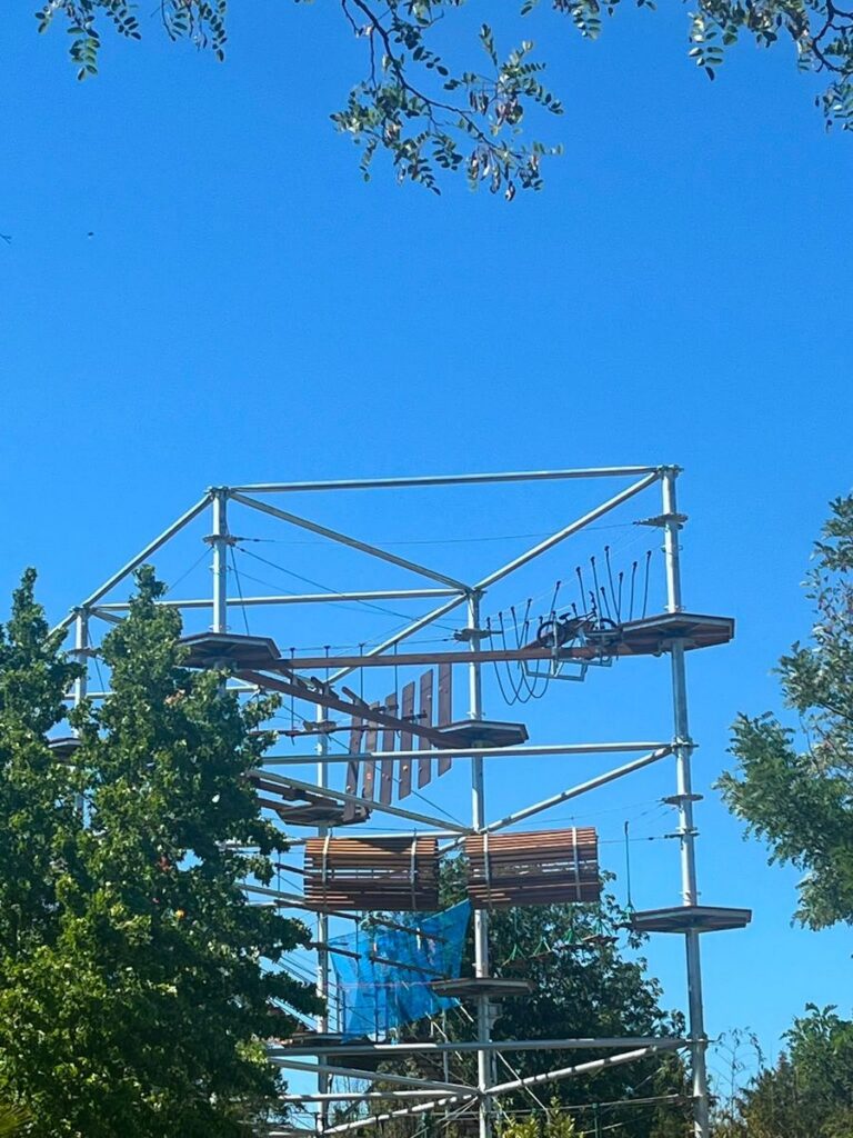 Zoo De Bordeaux Pessac: Les Cîmes de Bordeaux Pessac