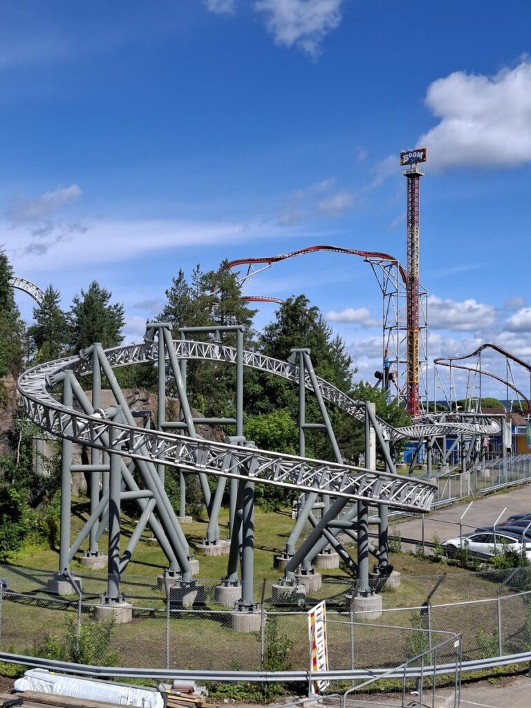 Huch, wir haben einen Park gefunden… 🎢