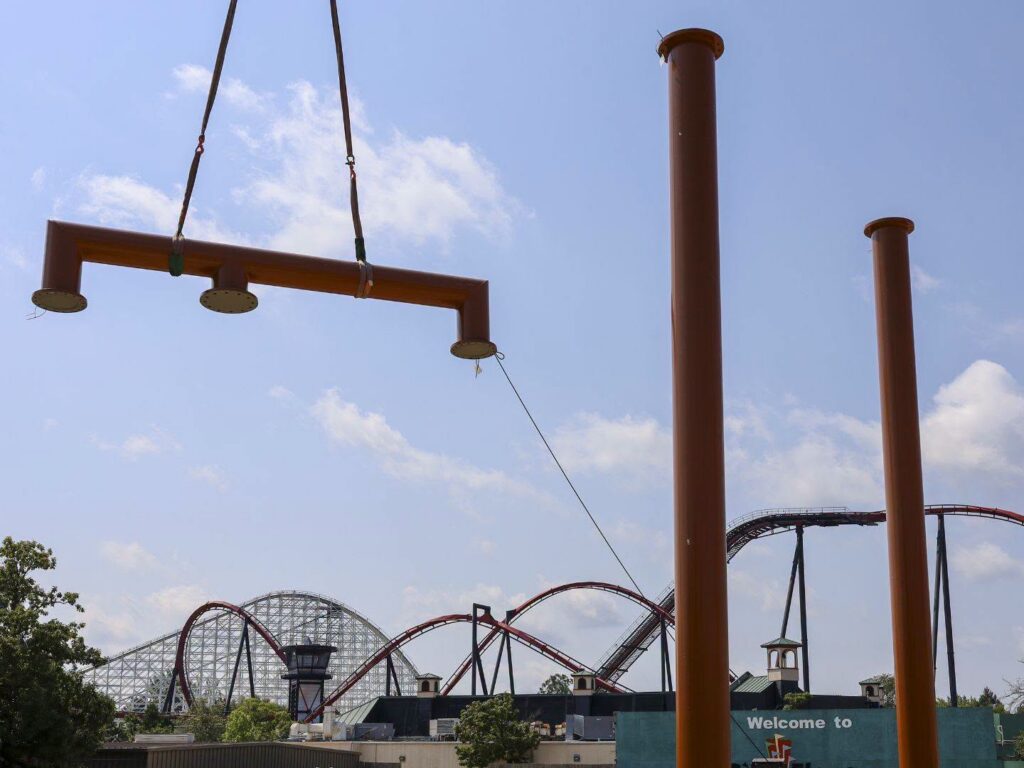 Six Flags Great America: Sky Hawk