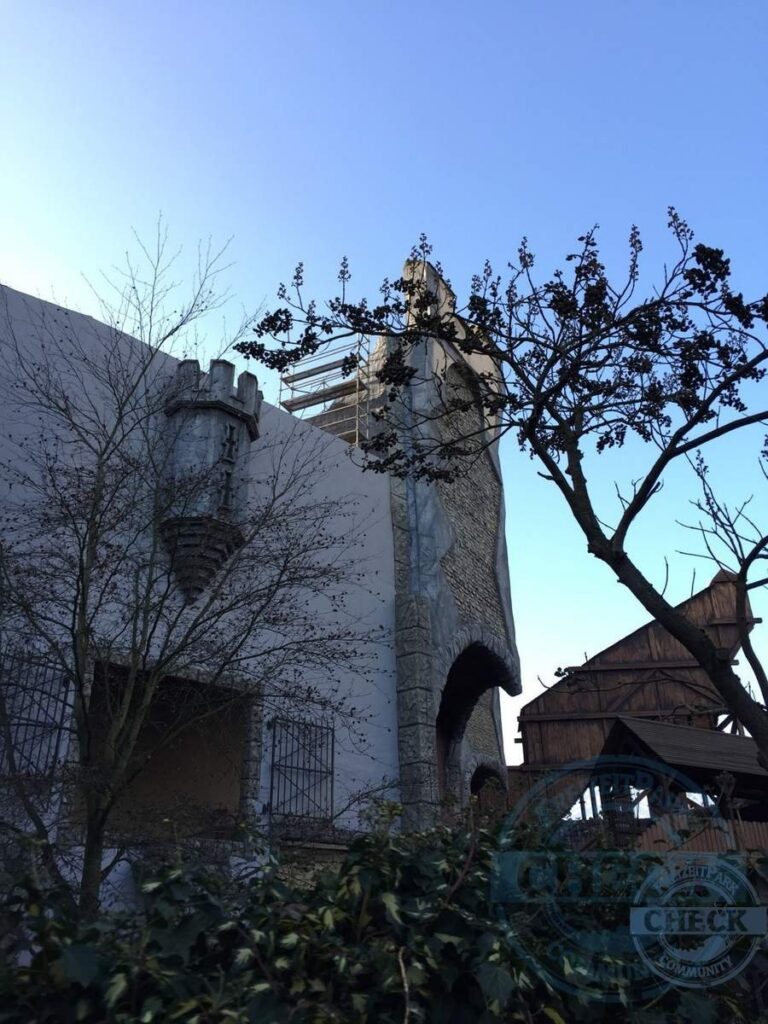 Gerüste an Mystery Castle, Dezember 2016