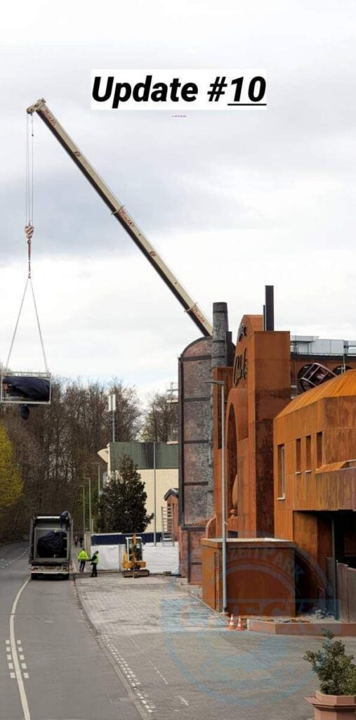Schwarz abgedeckte Boxen – die Züge? – Hotel Charles Lindbergh und Rookburgh im Frühjahr 2020 (31.03.2020)