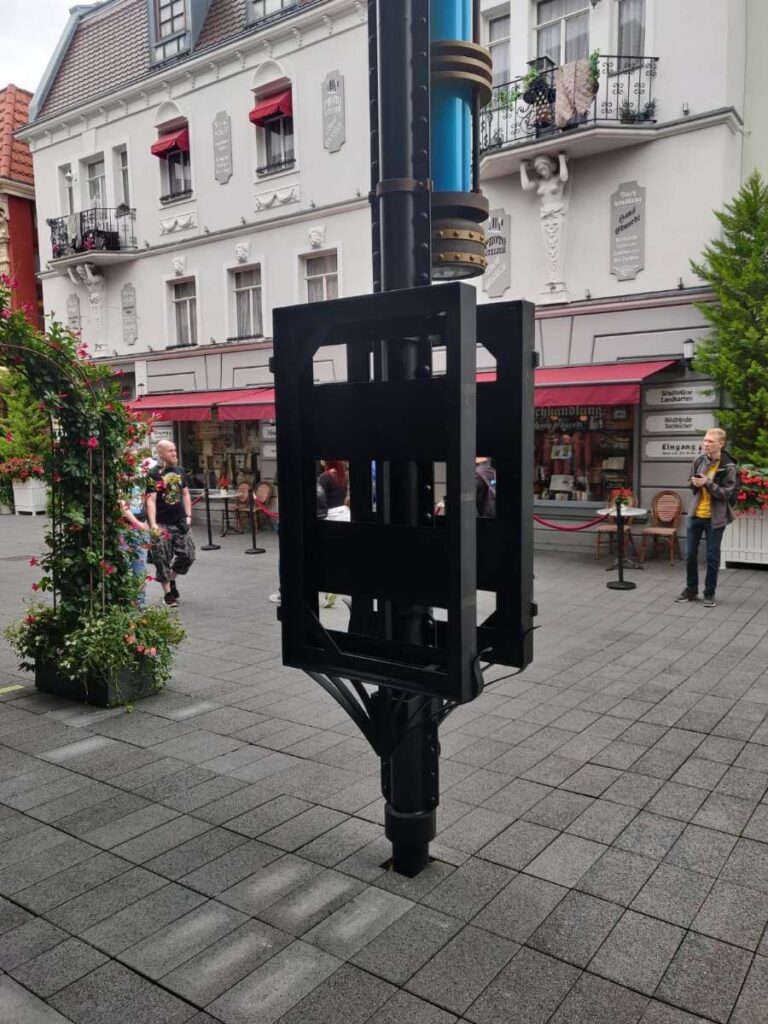 Der Zugang aus Berlin mit Wartezeitenhalterung – Hotel Charles Lindbergh und Rookburgh im August 2020 (28.08.2020)