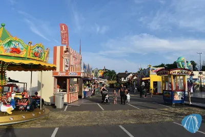 Foto aus Essen - Kirmes am Stadion an der Hafenstraße von Bjoeschi