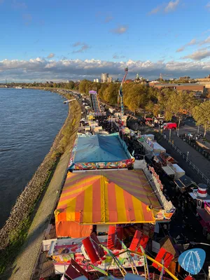 Foto aus Düsseldorf - Frühlingskirmes Tonhallenufer von ahoiseemann