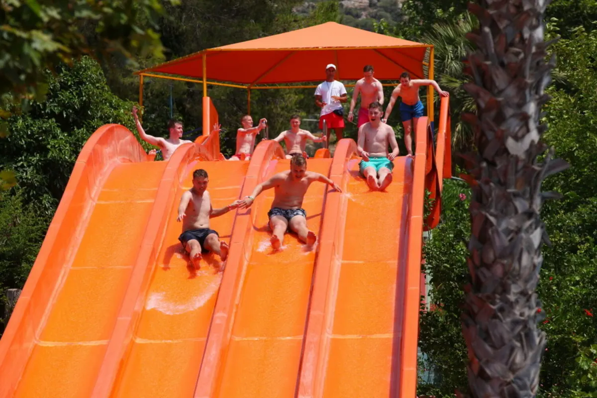 Multirace Four Lane Waterslide