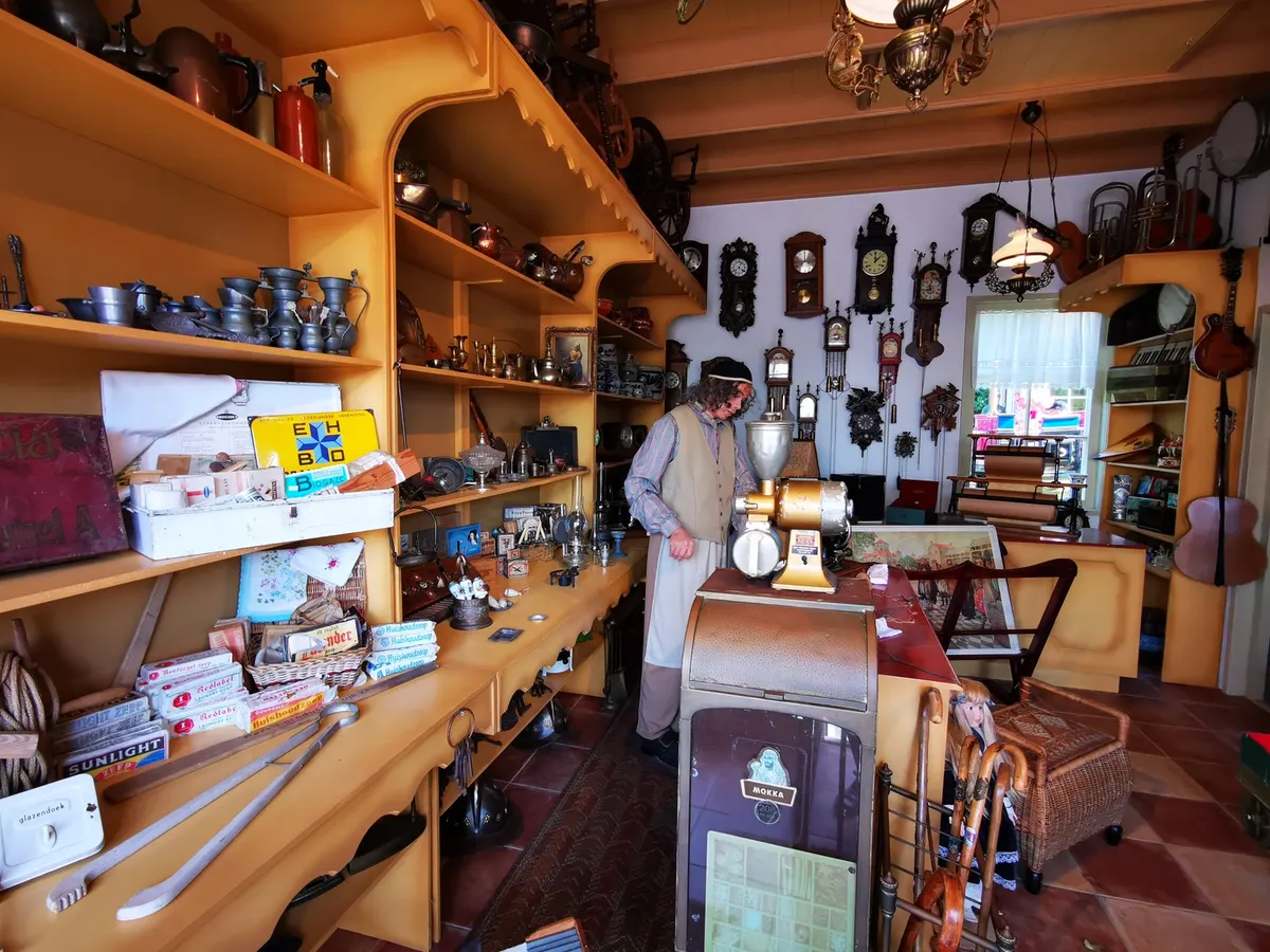 Diverse exposities en uitbeeldingen