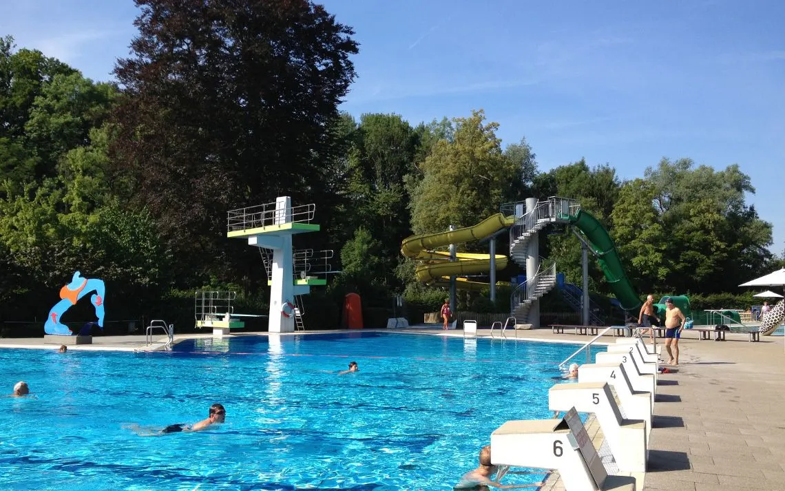 Sprungbecken