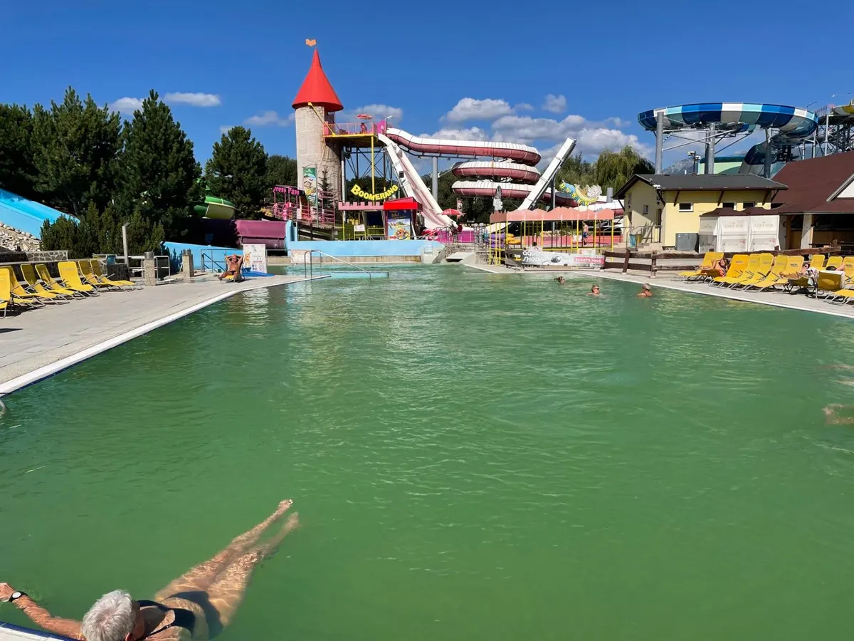Niagara Pool