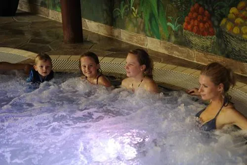 Family Spapool