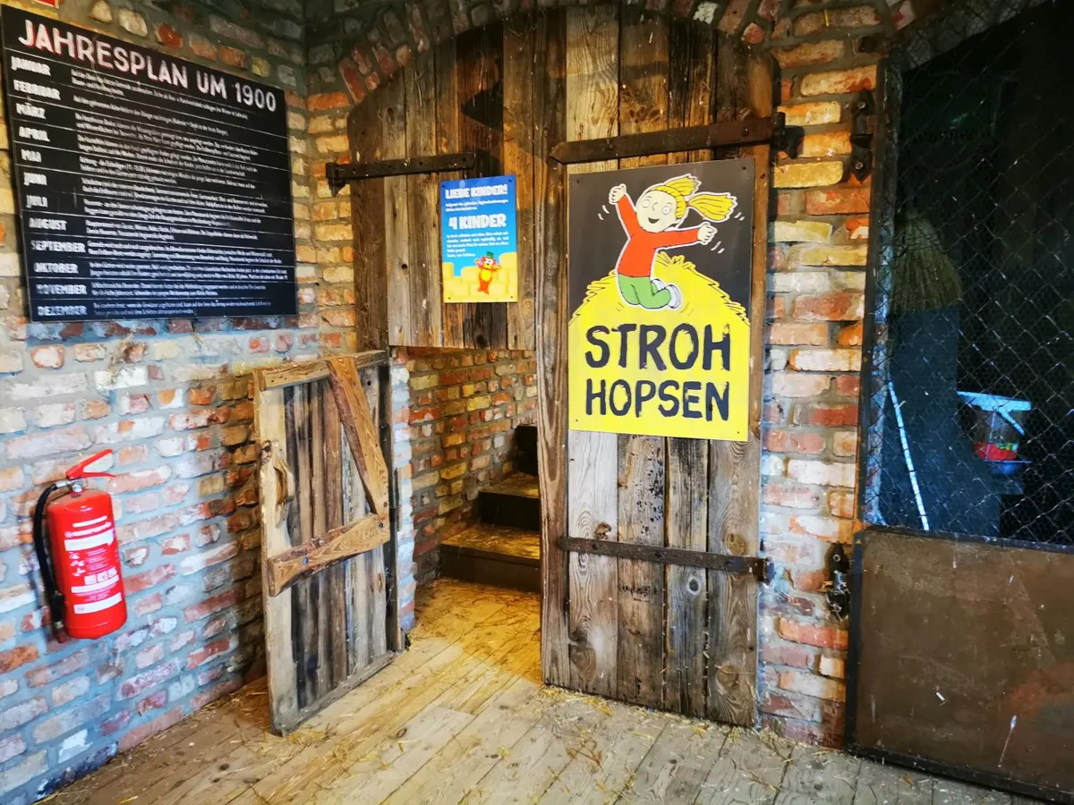 Lustiges Stroh-Hopsen