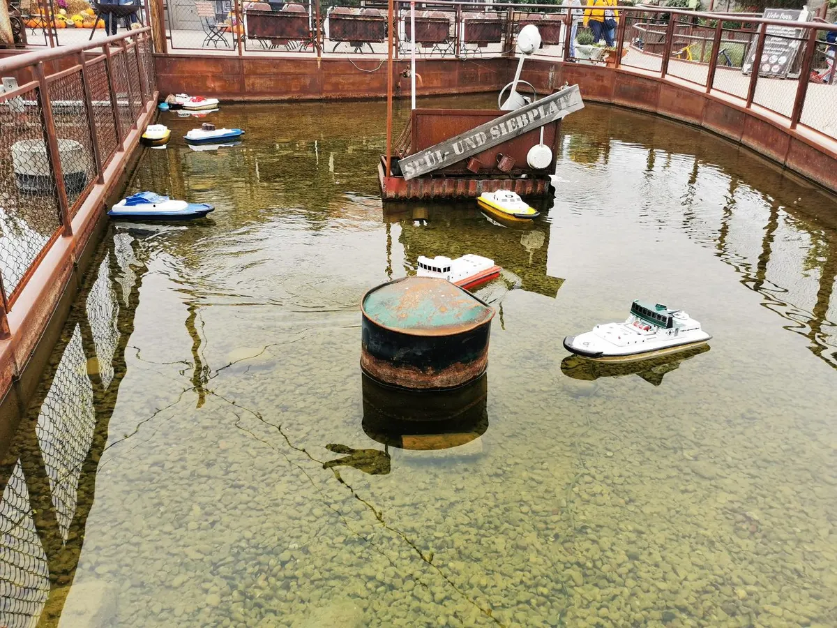 Ferngesteuerte Boote
