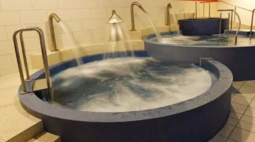 Quelltopf mit Kaskadenbecken
