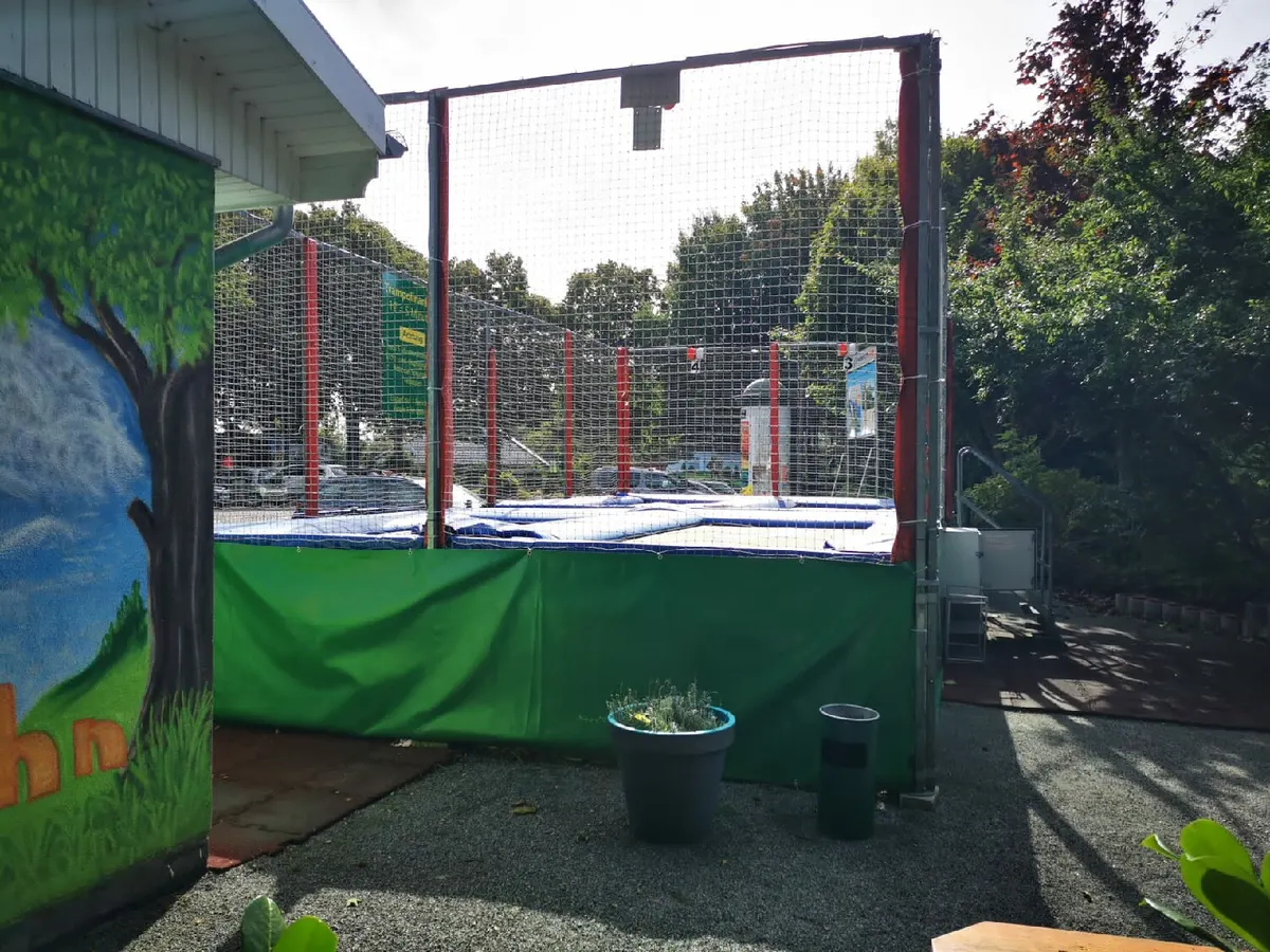 Trampoline