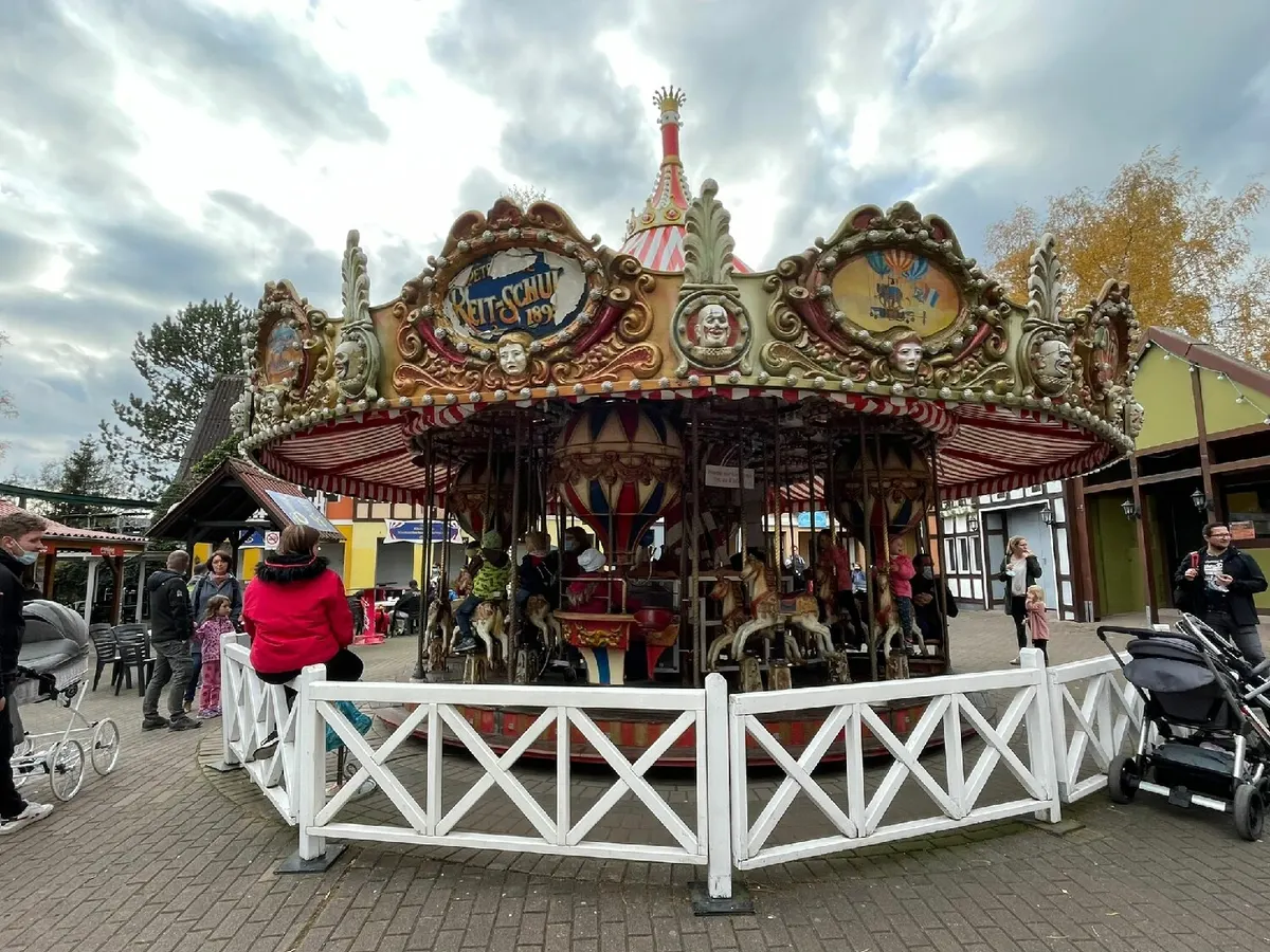 Pferdekarussell auf dem Historischen Jahrmarkt