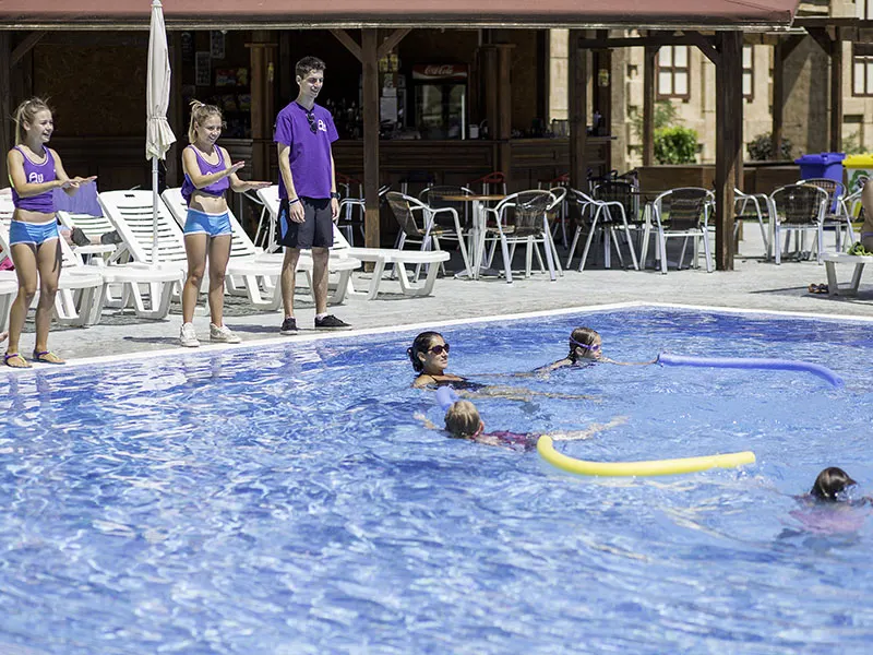 Плувен басейн / Activity pool