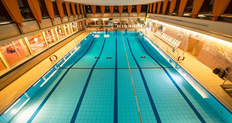 25-Meter-Sportbecken