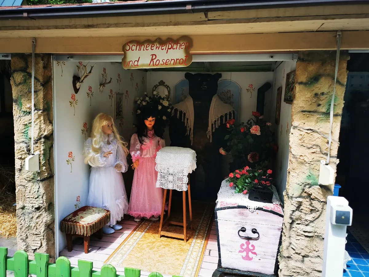 Schneeweißchen und Rosenrot (2)
