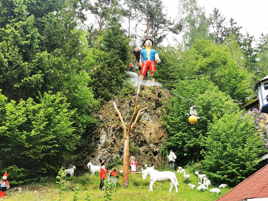 Das tapfere Schneiderlein (2)