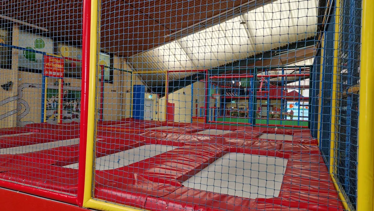8-Feld Trampolin