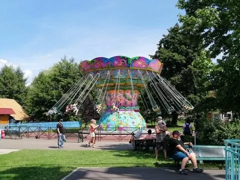 Le Family Swing