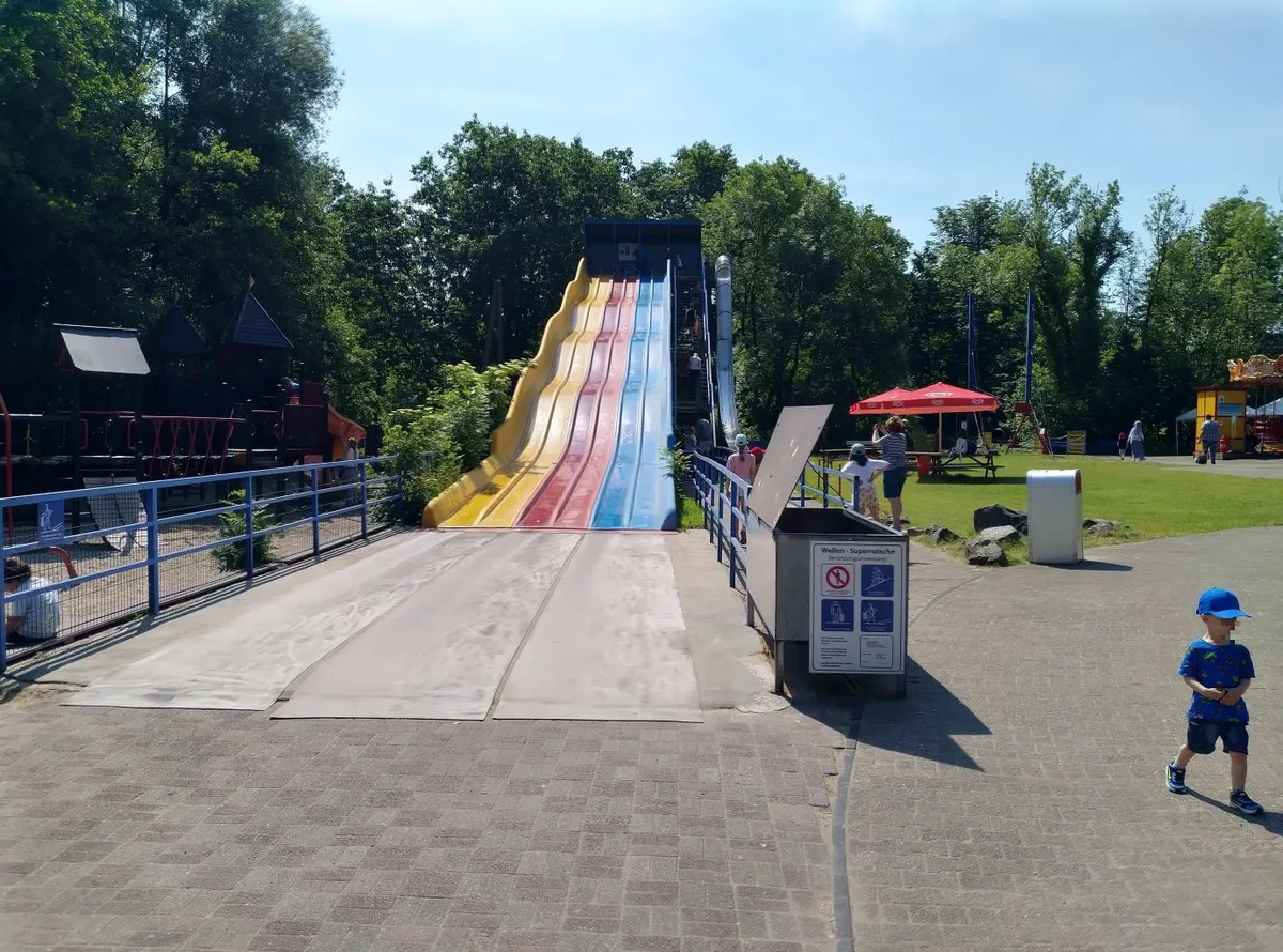 Wellenrutsche