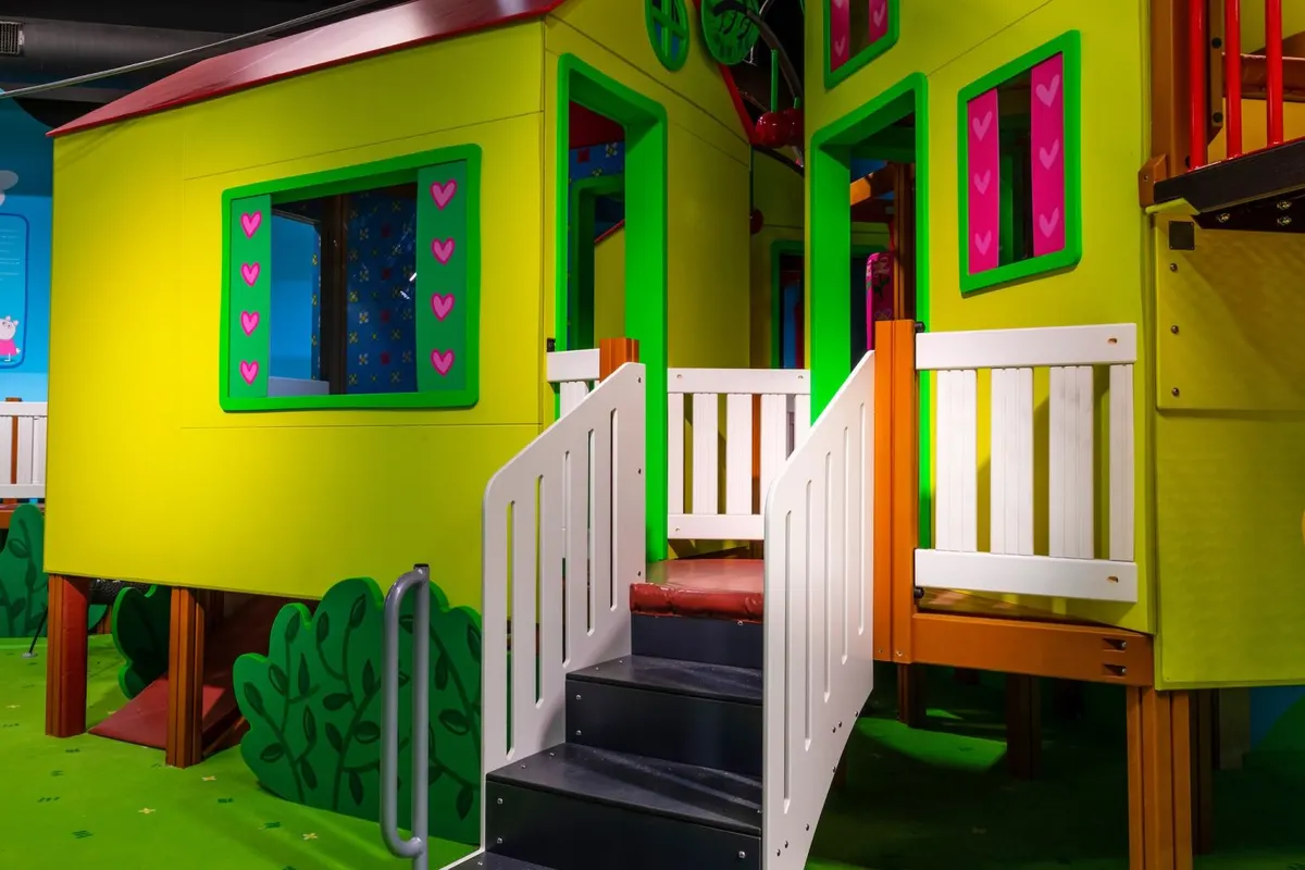 De boomhut van Peppa Pig
