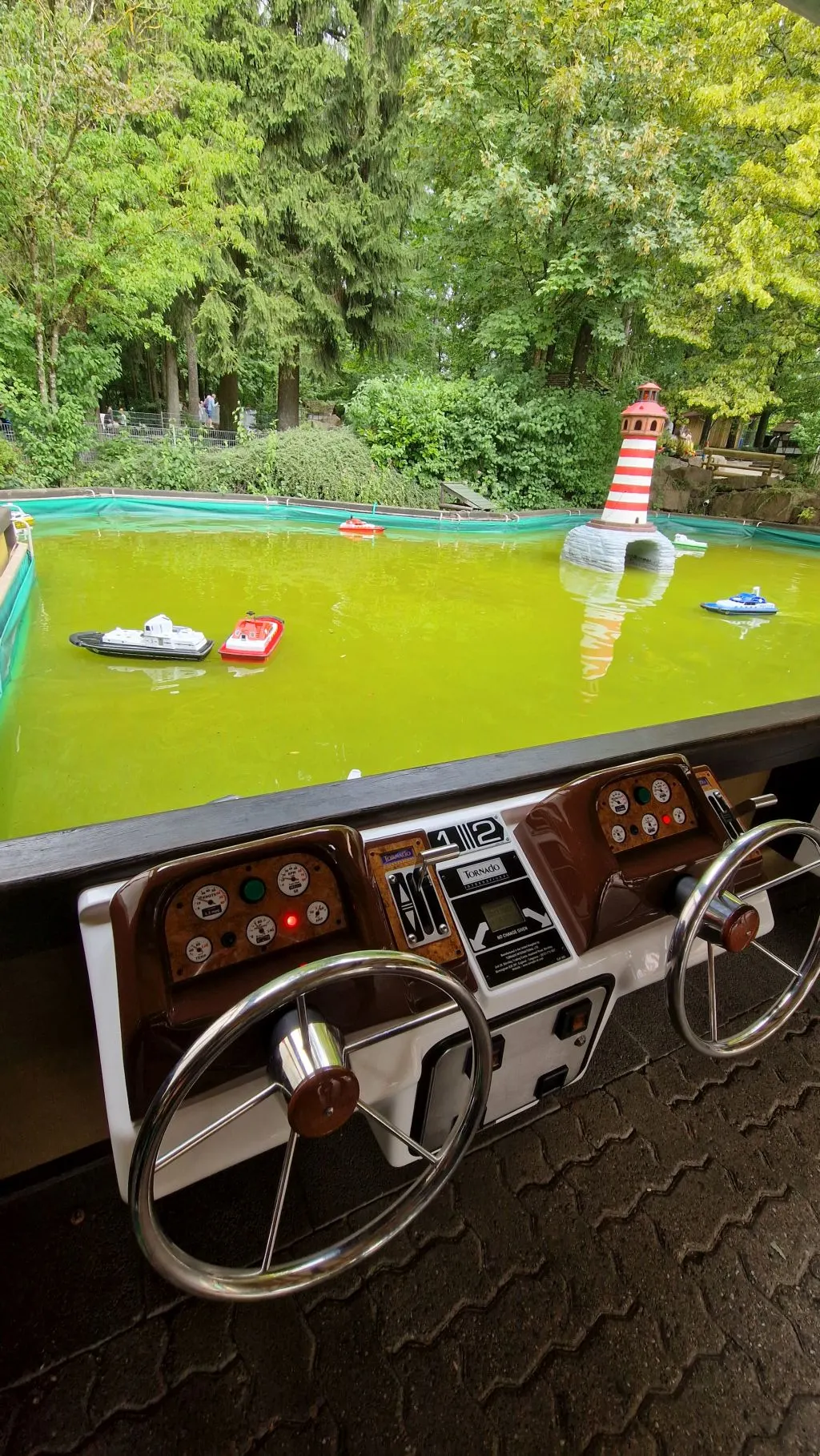 Ferngesteuerte Boote